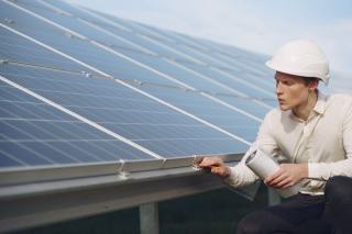 PID panneau solaire : causes, détection et remèdes de l'effet PID