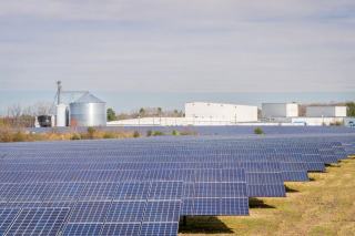 Centrale solaire au sol : dimensionnement et réglementation